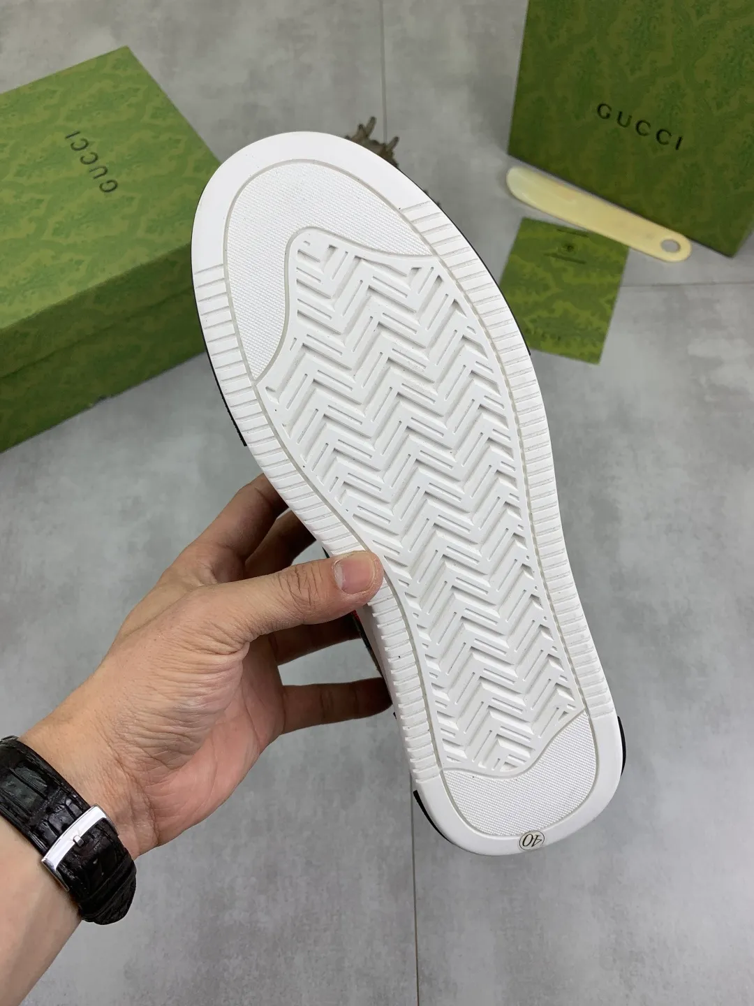 Men's shoes 💰P420💰 [New model] (GUCCI) official website's latest 🎁🎁casual and fashionable men's shoes 👟, hot style 💥 style is simple and elegant, exclusive for trendy men. Unique official website's latest brand double G elements 👑Original Gucci decoration, fashionable and generous, the fabric is original frosted calfskin ✅Fully imported first-layer pigskin lining, the official website specifies wear-resistant, lightweight original rubber casual outsole, the classic model is taken in kind at the counter🎬38-44 2️⃣ colors available